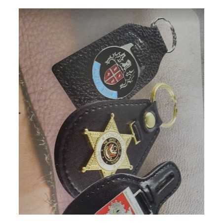 Lederen Sleutelhanger met Metalen Badge | Maatwerk Sleutelhangers | YesLogo