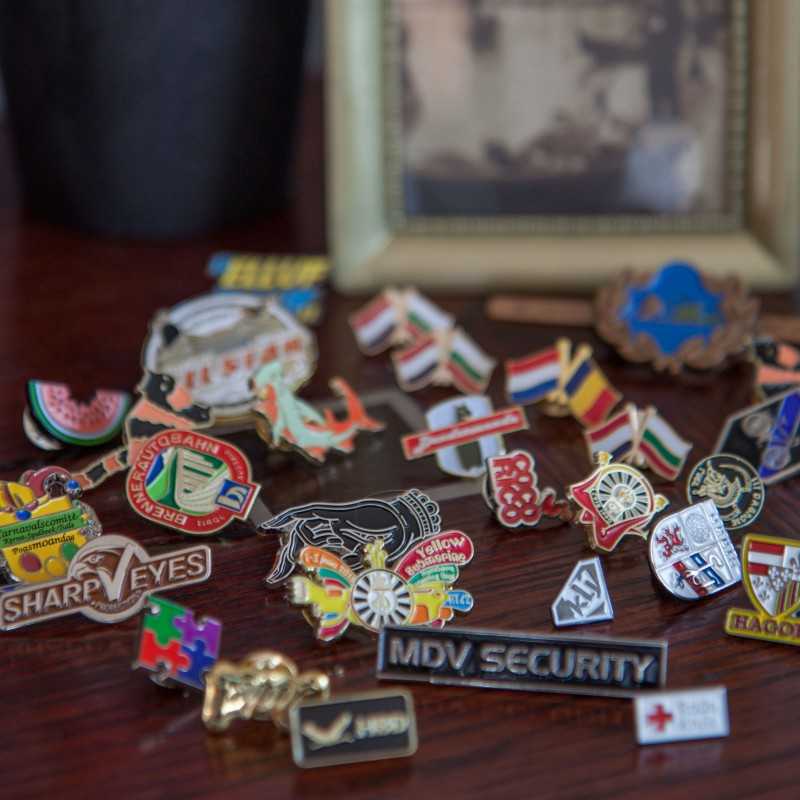 Zacht emaille reversspelden op maat (Soft Enamel Pins) – reliëfstructuur & levendige kleuren Zacht emaille reversspelden op maat (Soft Enamel Pins) – reliëfstructuur & levendige kleuren